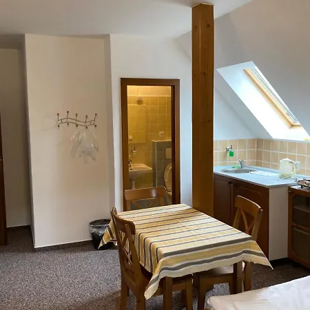 Chalupa A Apartmany Lojka Benecko Exterior photo