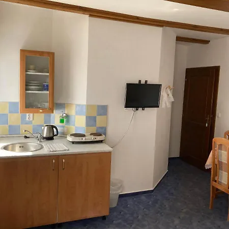 Chalupa A Apartmany Lojka Benecko Exterior photo
